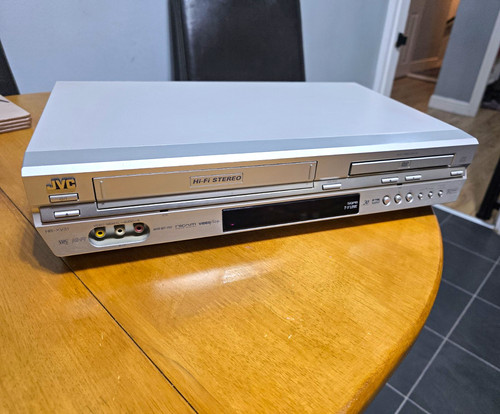 Jvc xv31 dvd vhs combo - jvc, dvd/vhs