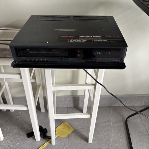 Goldstar vhs player - goldstar, remote