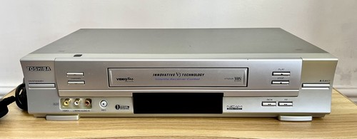 Toshiba vhs vcr player - vhs,