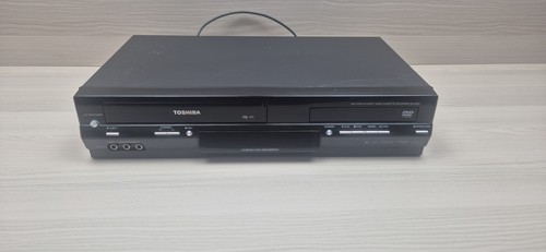 Toshiba dvd vhs combo - toshiba,