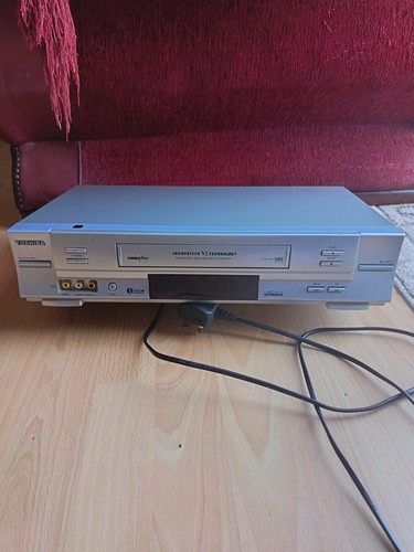 Toshiba vhs player v752uk - toshiba,